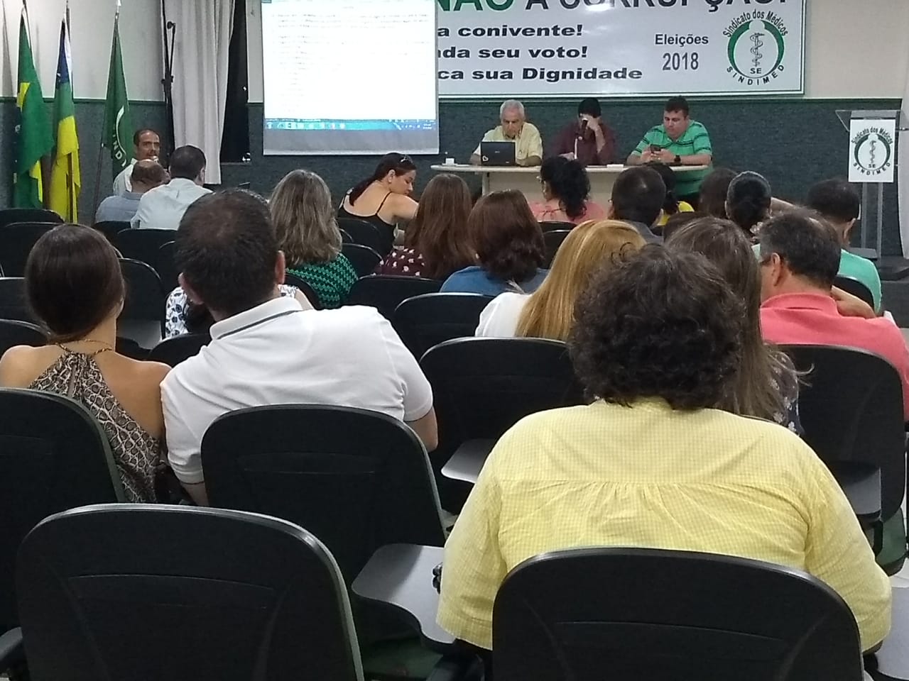 Médicos de Aracaju encerram  greve e voltam ao trabalho na segunda,  12