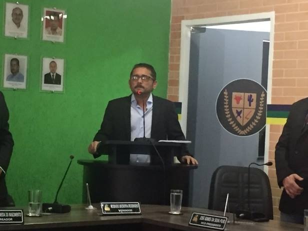 Prefeito de Canindé atende recomendação do MP e vai fechar Matadouro no dia 31