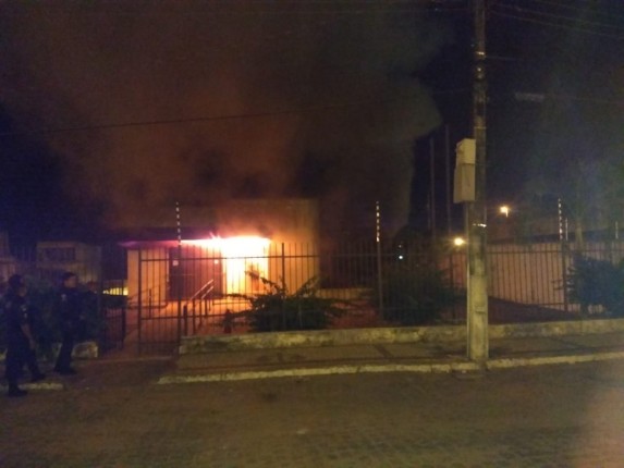 Homem que tentou incendiar e roubar armas do Fórum de Areia Branca é preso