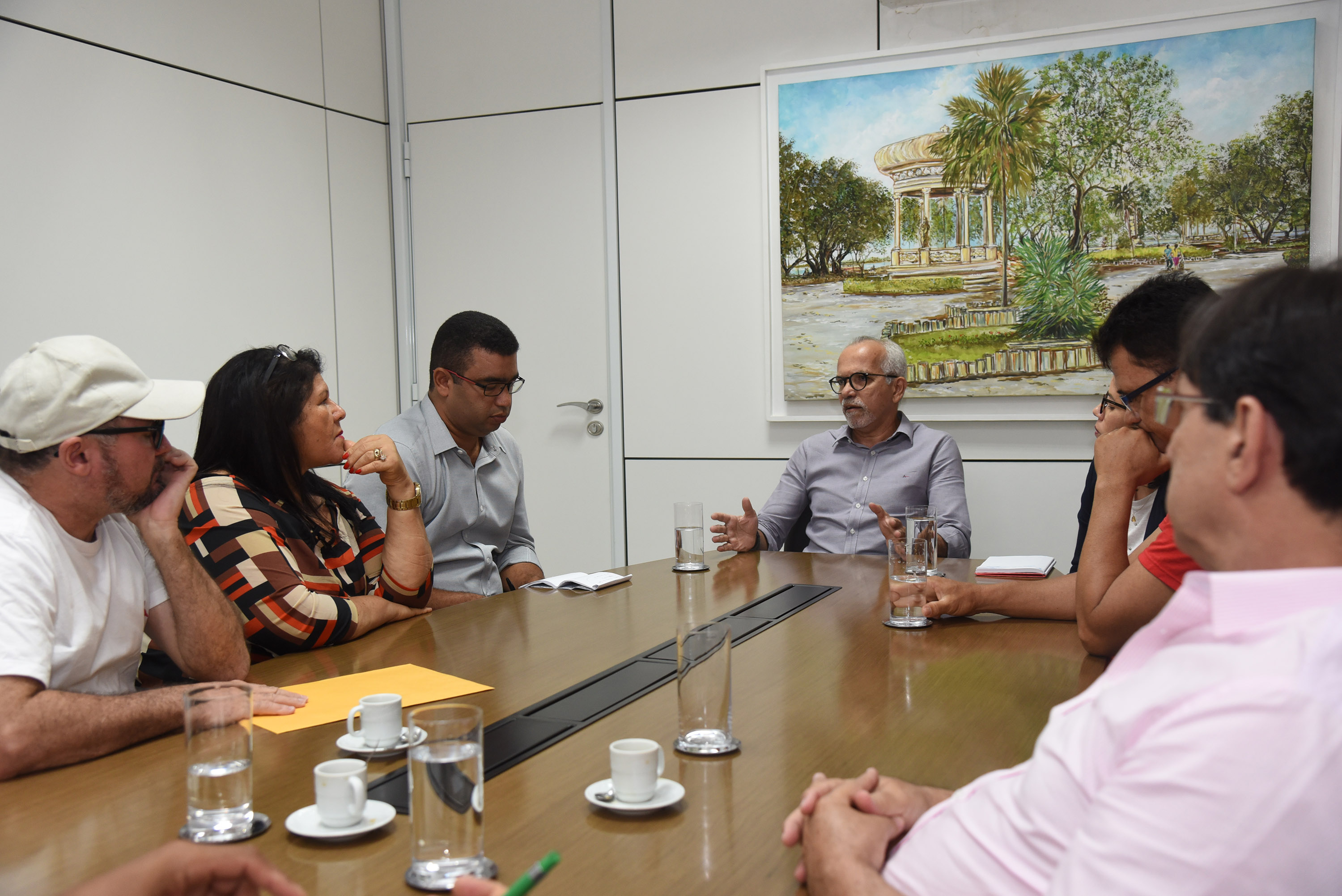 Prefeito volta a se reunir com músicos para discutir pagamento do cache do Forró Caju 2018