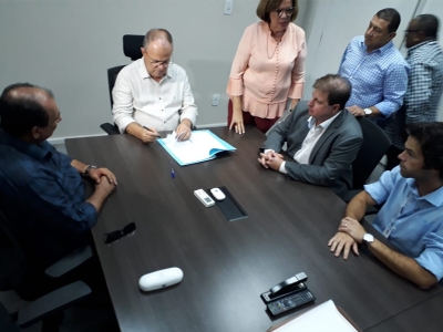 Prefeito de Lagarto assina convênio de renovação da concessão com a DESO