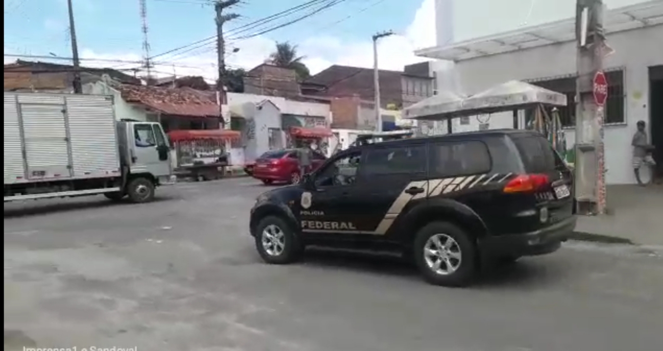 PF detem homens armados em Aracaju fazendo segurança irregular  em mercadinho