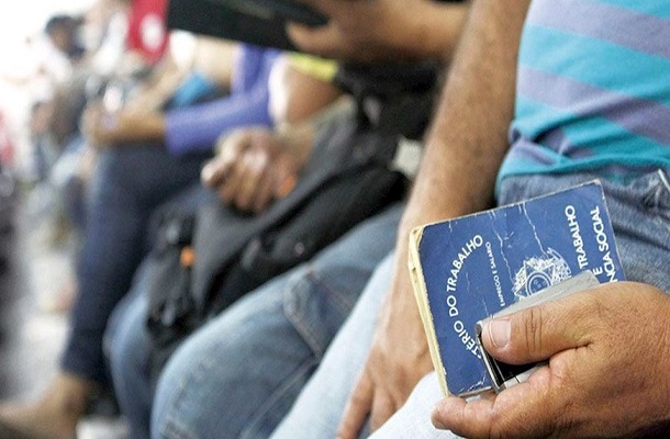 Desemprego sobe em fevereiro 12,4%  e atinge 13,1 milhões