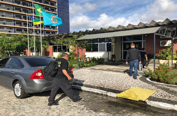 Dois homens são presos em flagrante suspeitos de pedofilia