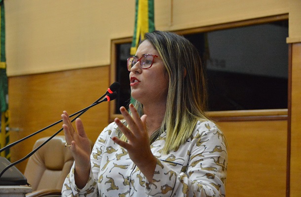 Deputada vai processar prefeitura de Laranjeiras