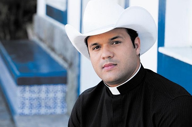 Padre Alessandro Campos lança novo disco em Sergipe
