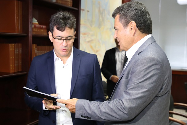 TCE entrega relação com 470 servidores que acumulam três ou mais vínculos no Estado