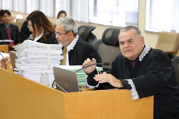Sorteado relator que analisará pedido de retorno do conselheiro aposentado Flávio Conceição