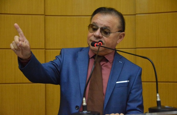 Deputado Gilmar Carvalho acusa secretaria por superlotação em maternidades