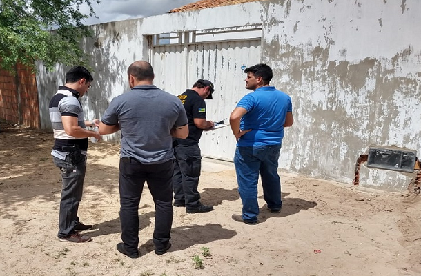 Operação  combate ligações clandestinas em Poço Verde