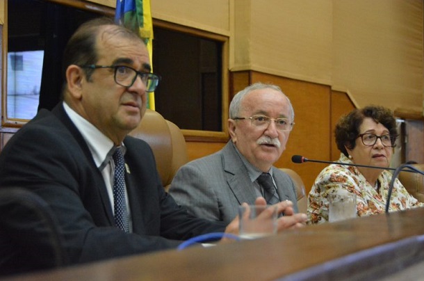 Reitor da UFS de Sergipe apresenta na ALESE dados de reestruturação e expansão das instituições de ensino superiores públicas.