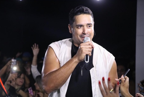 Cantor Xanddy do Harmonia do Samba recebe título de Cidadão Sergipano da ALESE