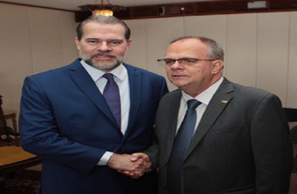 Governador discute judicialização na saúde com presidente do STF