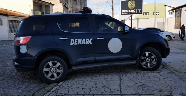 Pai e filho são detidos pelo DENARC de Sergipe suspeitos de traficar drogas e manter laboratório no Fernando Collor