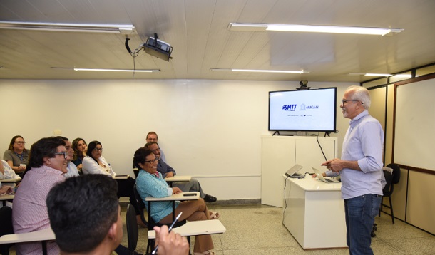 Prefeito de Aracaju apresenta proposta para melhor o trânsito no bairro Santo Antônio