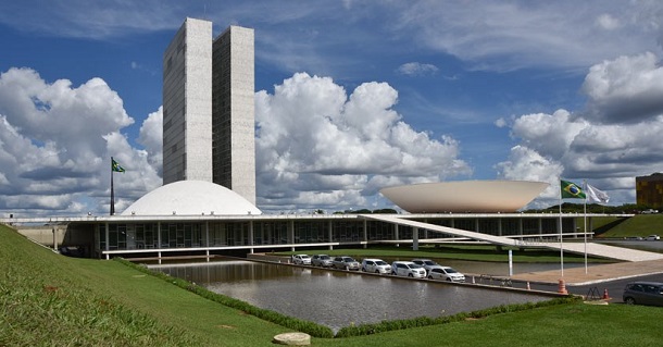 MP que trata sobre desconto de contribuição sindical em folha perde validade