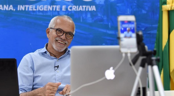 Prefeito de Aracaju anuncia pagamento de salários dos servidores