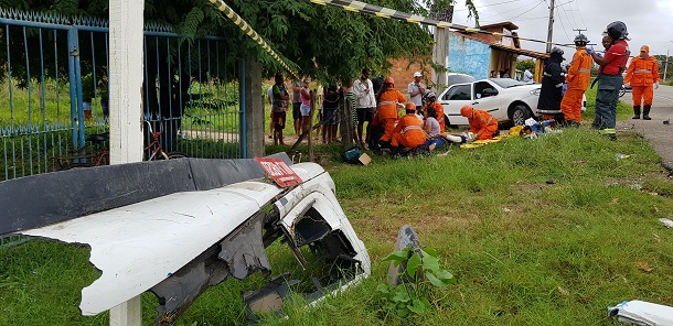 Acidente na SE100 entre carreta e carro deixa saldo de quatro feridos