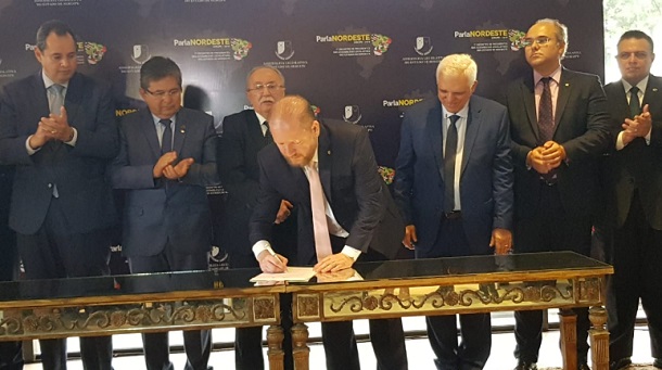 Deputados Estaduais lançam e assinam “Carta de Aracaju” na 5ª Edição do ParlaNordeste