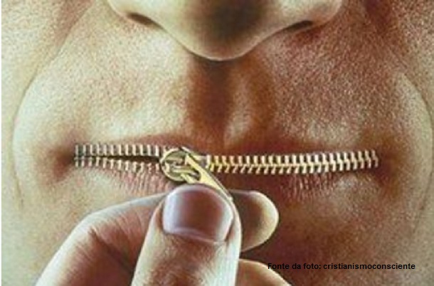 Não admitirás falso boato, e não porás a tua mão com o ímpio, para seres testemunha falsa.