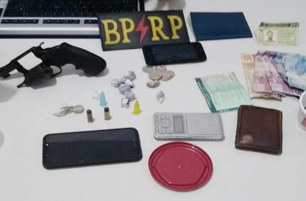 BPRp prende quatro homens e apreende drogas