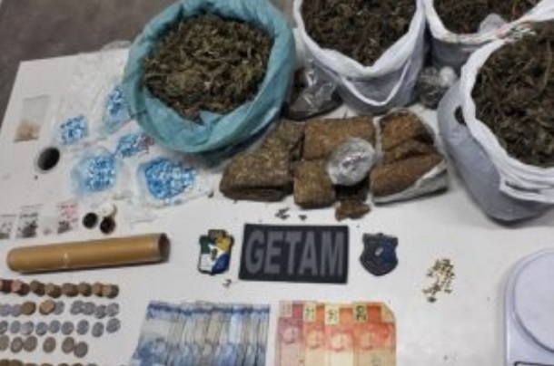 Getam prende dois suspeitos com cinco quilos de maconha no Siqueira Campos