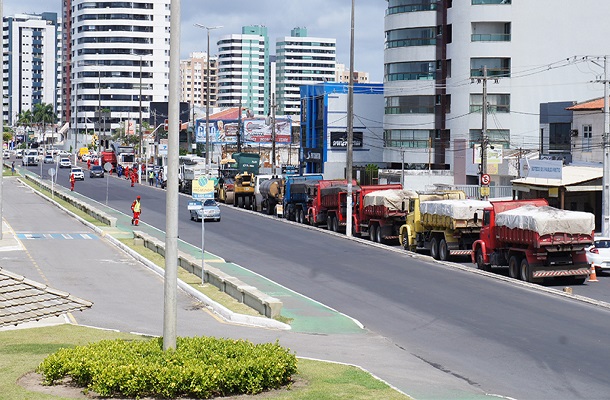 Trânsito na avenida Beira Mar ficará em meia pista nesta segunda,16
