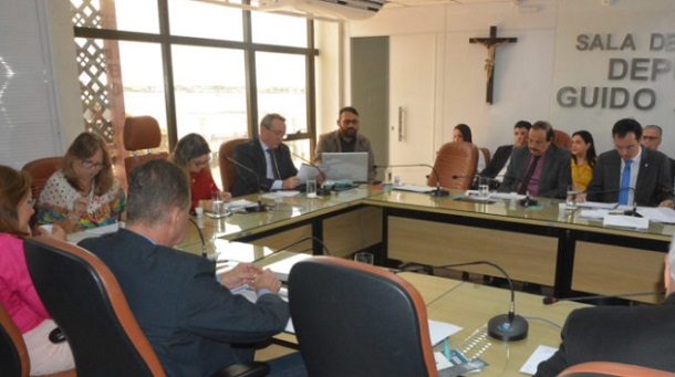 Secretário da saúde de Sergipe presta contas na Alese