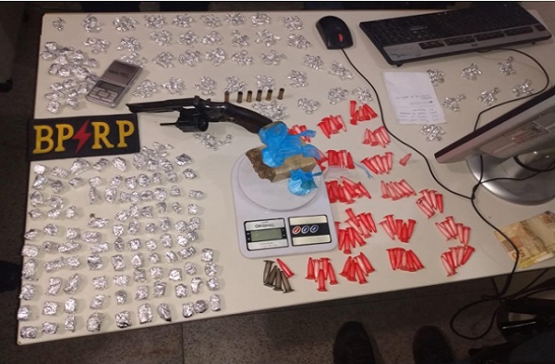PM apreende drogas no conjunto Marcos Freire II