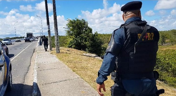Bandidos trocam tiros com policiais da RP após furto em Santo Amaro das Brotas