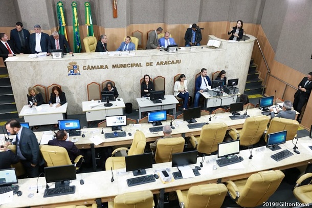 Vereadores rejeitam projeto de Elber que proibia obras nas vias em Aracaju em horário de rush