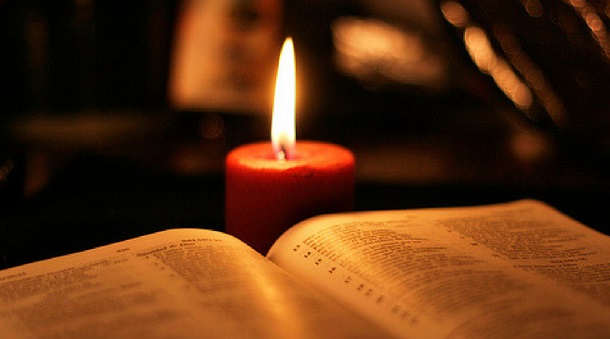 Por isso, rejeitando toda a imundícia e superfluidade de malícia, recebei com mansidão a palavra em vós enxertada, a qual pode salvar as vossas almas.