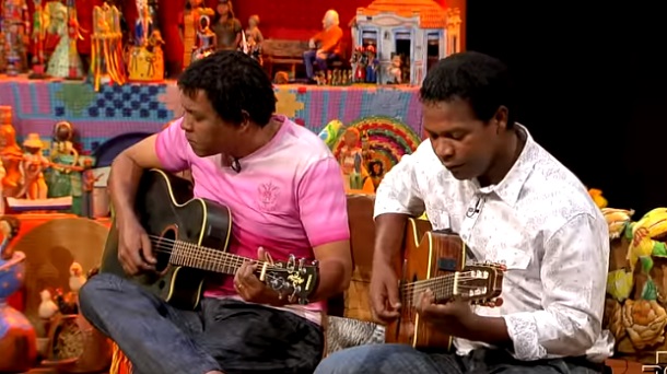 Cantores Chiko Queiroga e Antônio Rogério apresentam show gratuito em Aracaju