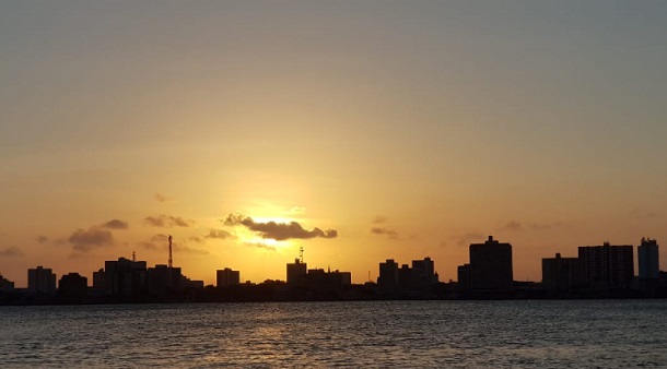 Porque o reino de Deus não consiste em palavras, mas em poder.  1 Coríntios 4:20