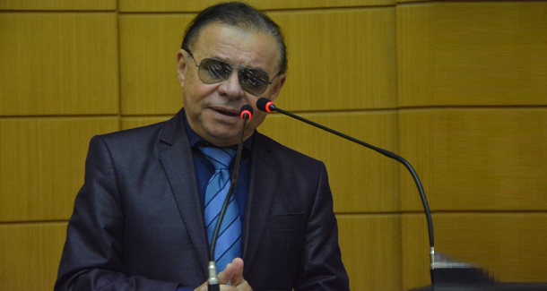 Deputado Gilmar Carvalho faz questionamentos ao governo sobre projeto que pode tirar direitos dos professores