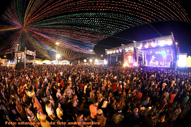 Sambista Péricles será uma das atrações do Réveillon 2020 em Aracaju