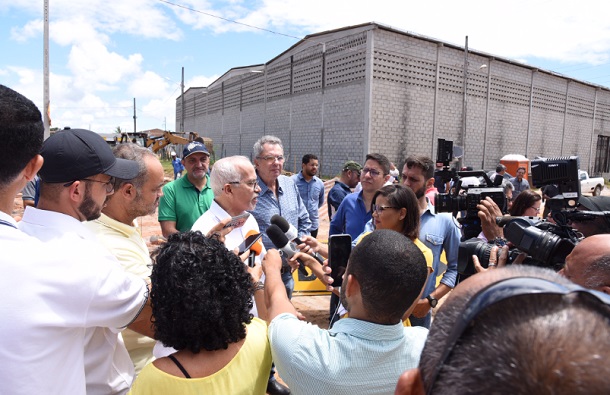 Prefeito de Aracaju leva jornalistas, radialistas e influenciadores digitais para visita a obras