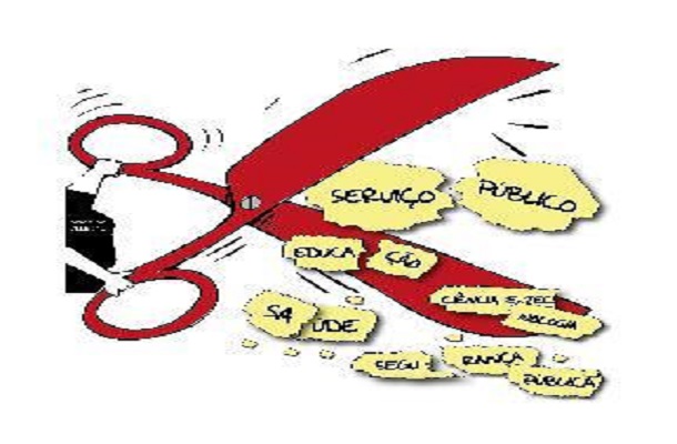 Sergipe se enquadra PEC que permite congelar concursos e reduzir salário de servidores