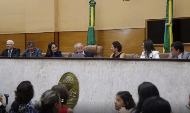 Delegada da Mulher de Lagarto recebe título de cidadã sergipana na Alese