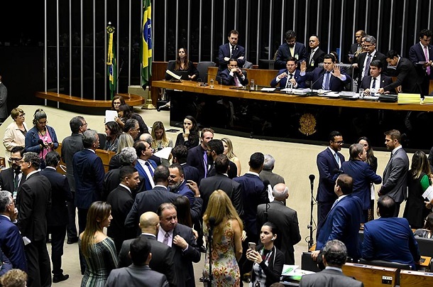 Congresso Nacional mantém veto à propaganda partidária em TV e rádio  Fonte: Agência Senado