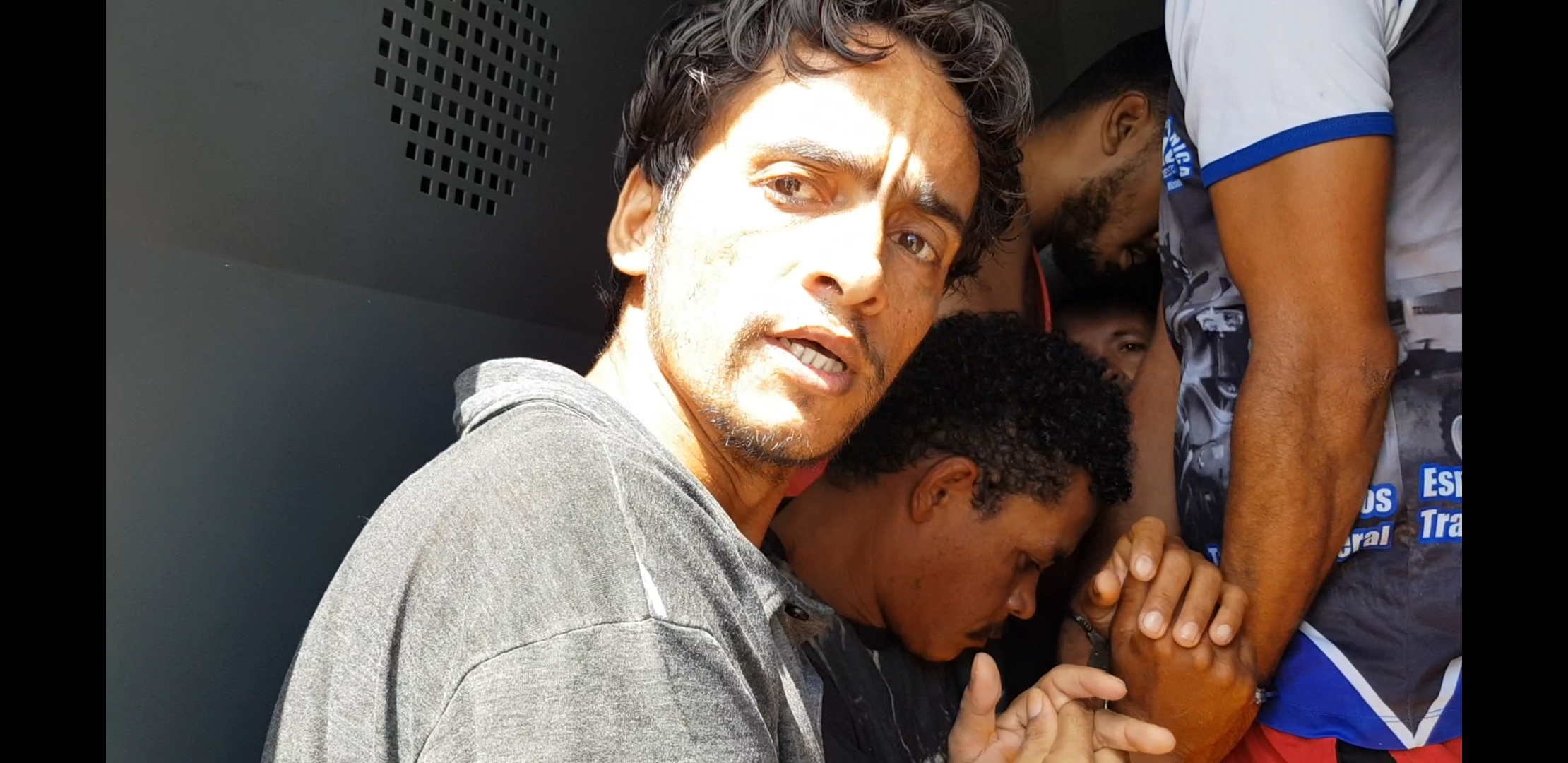 Padrasto suspeito de assassinar as duas crianças Mikael e Sara Yasmim é  levado para o presídio do Santa Maria em Aracaju