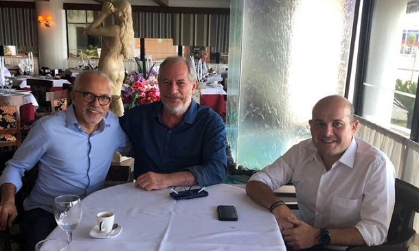Prefeito de Aracaju após deixar o PC do B anuncia ir para o PDT