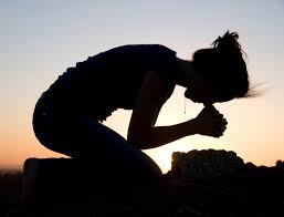 Eu sou o Alfa e o Ômega, o princípio e o fim, diz o Senhor, que é, e que era, e que há de vir, o Todo-Poderoso.  Apocalipse 1:8