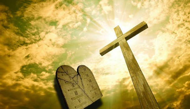 Estai, pois, firmes na liberdade com que Cristo nos libertou, e não torneis a colocar-vos debaixo do jugo da servidão.  Gálatas 5:1