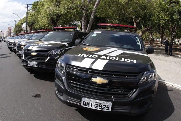 Governador entrega 49 novos veículos a SSP