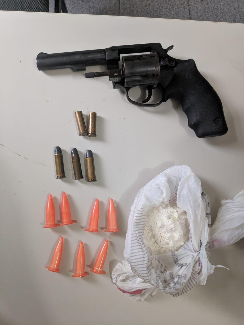 Suspeito de tráfico morre em confronto com Policiais do COPE em Dores