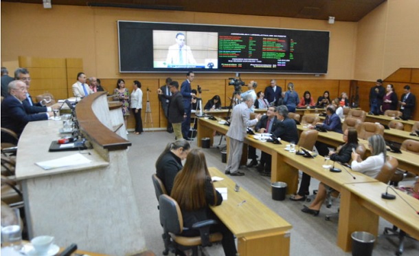 Seis deputados usam a tribuna para destacarem diferentes temas