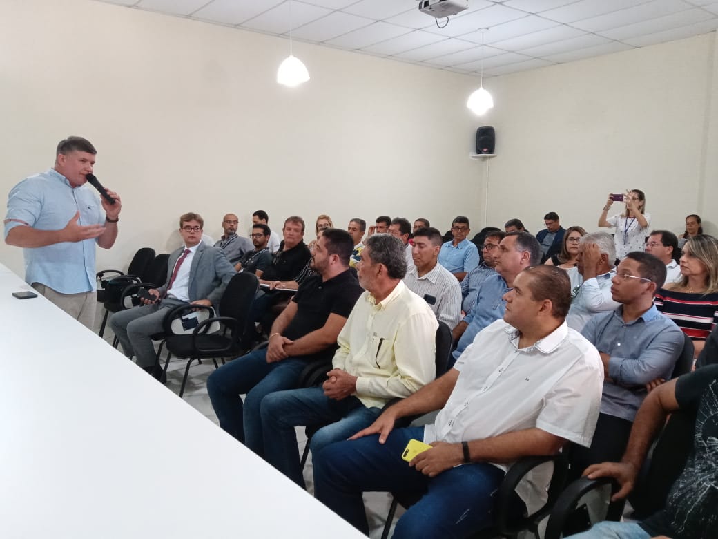 Prefeitos definem comissão que irá discutir com presidente do Banese fechamento de agências