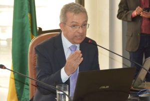 Secretário da  fazenda pede apoio dos deputados no combate a sonegação de impostos