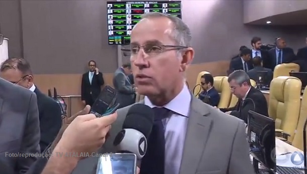 Presidente da Câmara de Aracaju “Josenito Vitale” diz que não demitiu ninguém